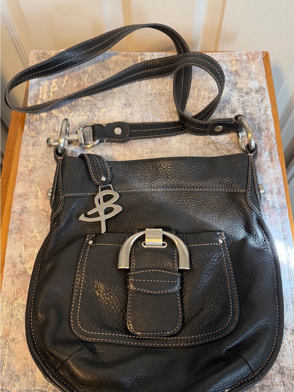 B. Makowsky Black Pebbled Leather Westbourne Crossbody Bag 🖤